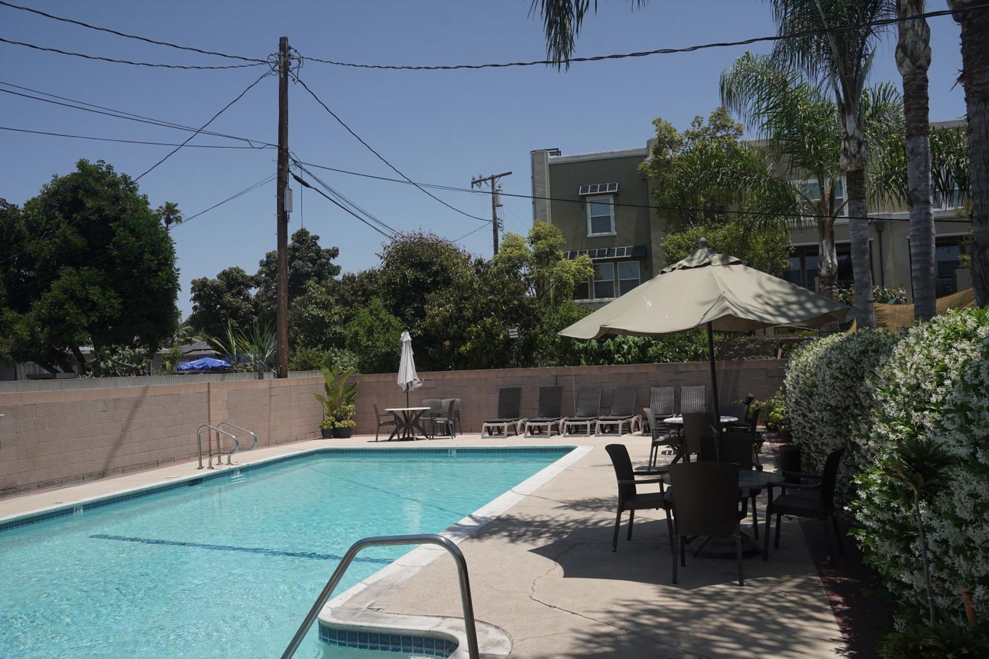 Harbor Inn & Suites Anaheim Exterior foto