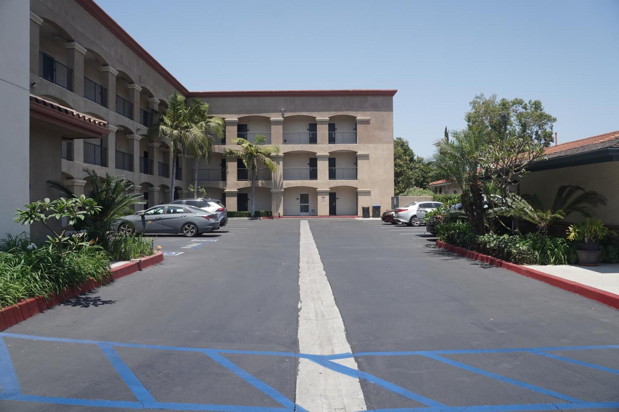 Harbor Inn & Suites Anaheim Exterior foto