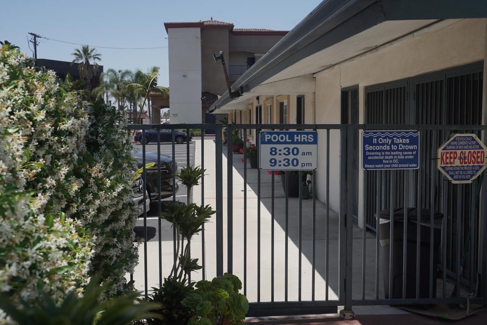 Harbor Inn & Suites Anaheim Exterior foto